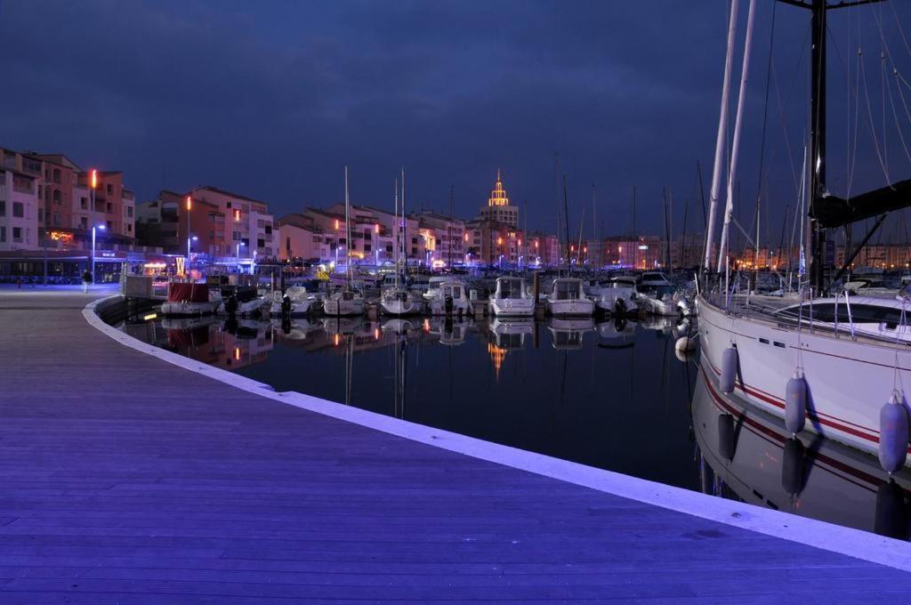 Studio Cabine Vue Port Avec Parking Prive, Piscine, Parc, Boulodrome Агде Екстериор снимка
